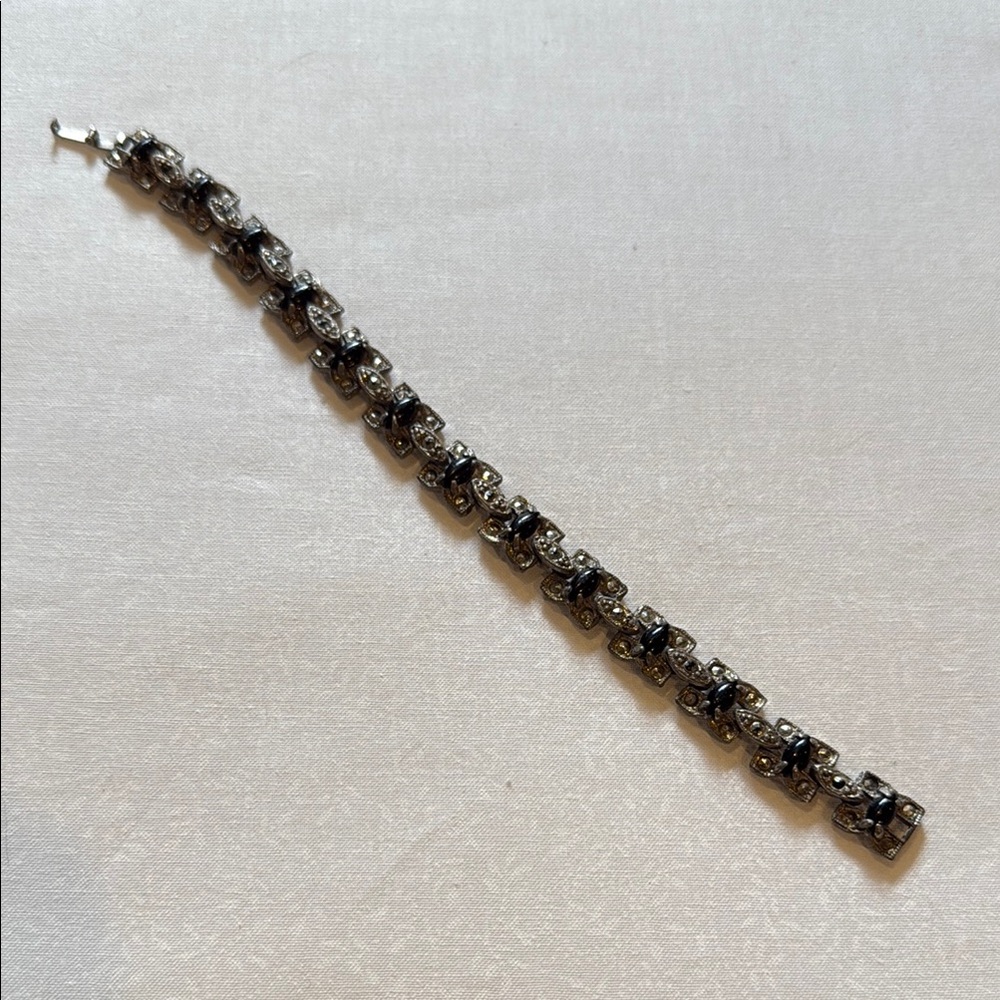 Elegant Silver‎ and Black Bracelet with Faceted Beads